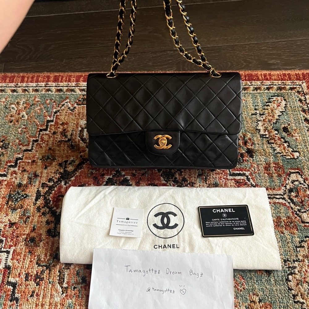 Chanel Classic Vintage Medium Black Double Flap Bag - Picture 3 of 11